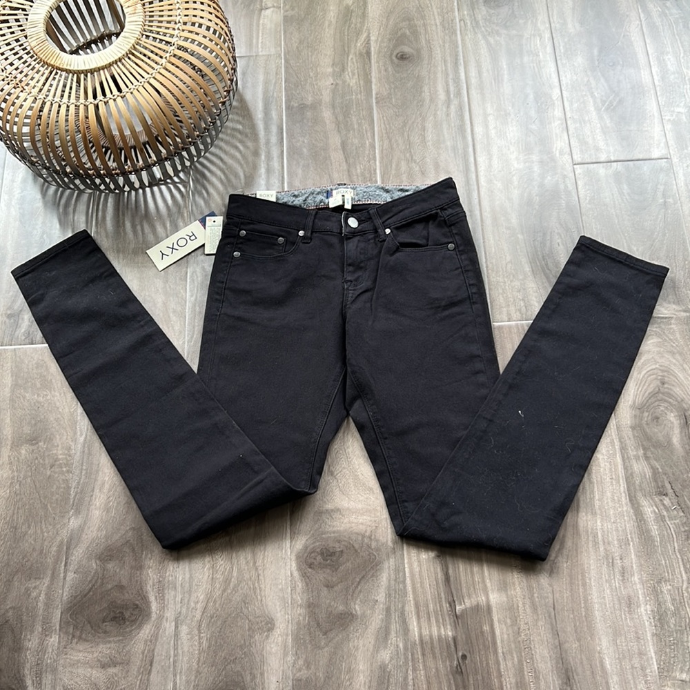 🎁4/$25 - ROXY Suntrippers black skinny jeans - 28W - NEW ☀️ - Picture 3 of 11